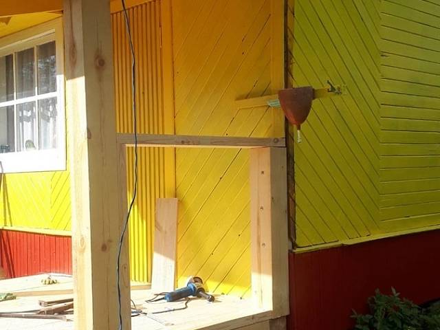 Строительство и покраска крыльца в СНТ "Березка"